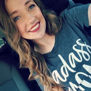 Meet your Posher, Hannah